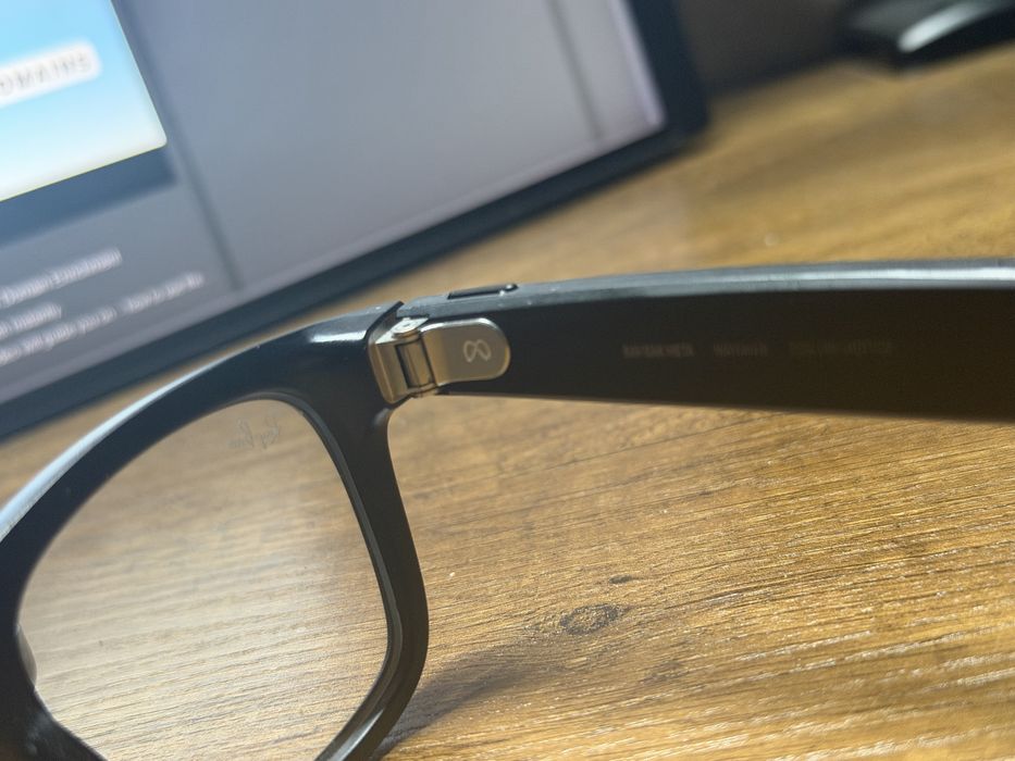 Ray-Ban Meta Smart Glasses (1-го поколения, Chameleon) — б/у
