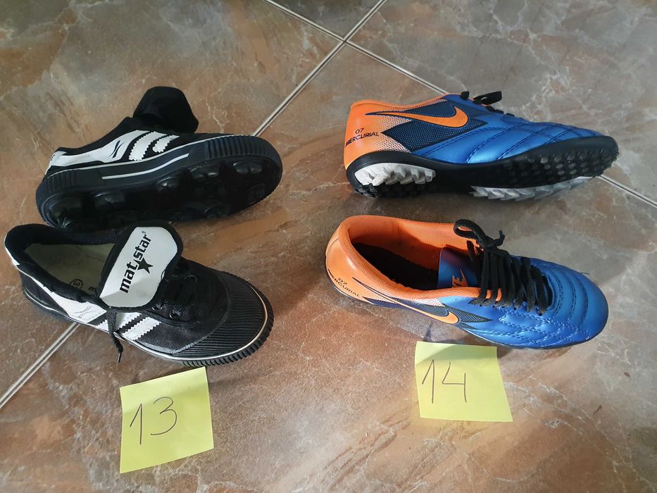 Футболни бутонки