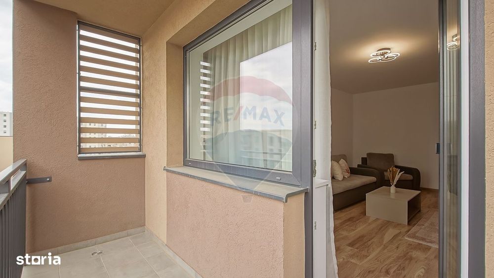 Apartament cu 3 camere, prima închiriere, în zona Tractorul
