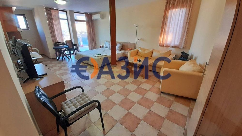 Продава се Едностаен апартамент в к.к. Слънчев бряг - 60 кв.м за 1600 €/кв.м - Снимка #2