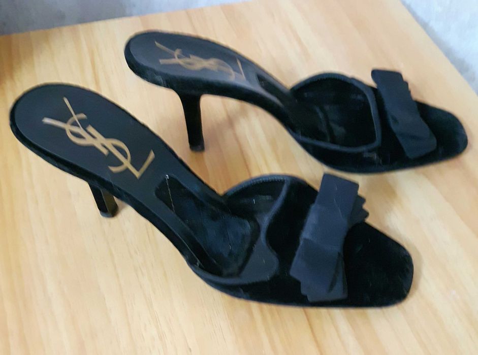 Продаются босоножки