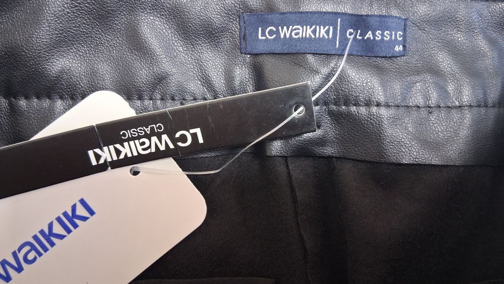 Pantaloni LC Waikiki Classic - Aspect Piele, Croi Larg (Loose Fit)mari