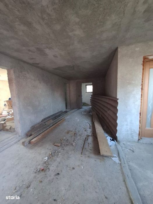 De vanzare vila in Barticesti, P+M, compusa din 7 camere Pret 85000 e