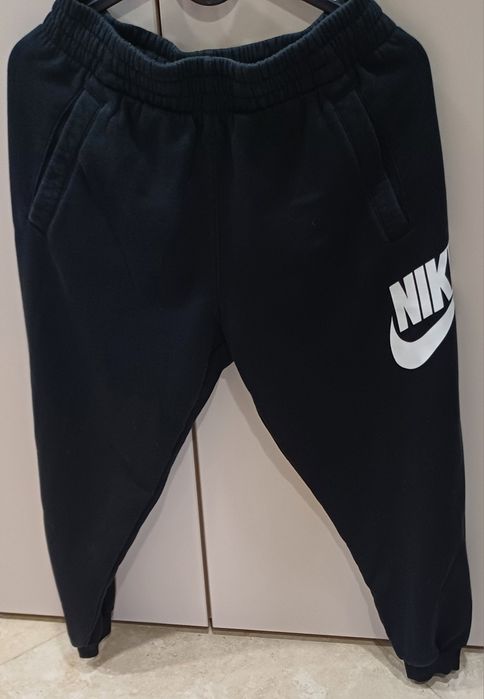 Чисто нов пантолон на найк.