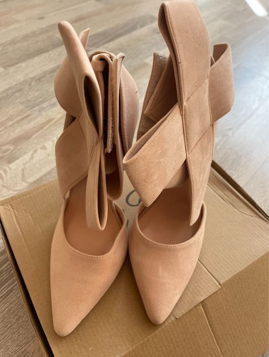 Chi Chi London обувки