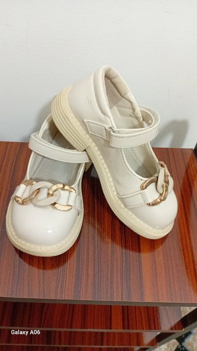 Продаются детские туфельки