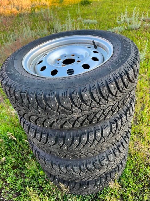 Продам комплект шин  R14 185/65