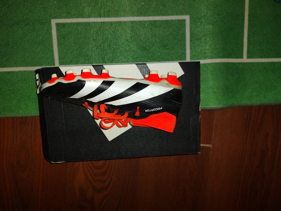 Като нови Бутонки adidas predator