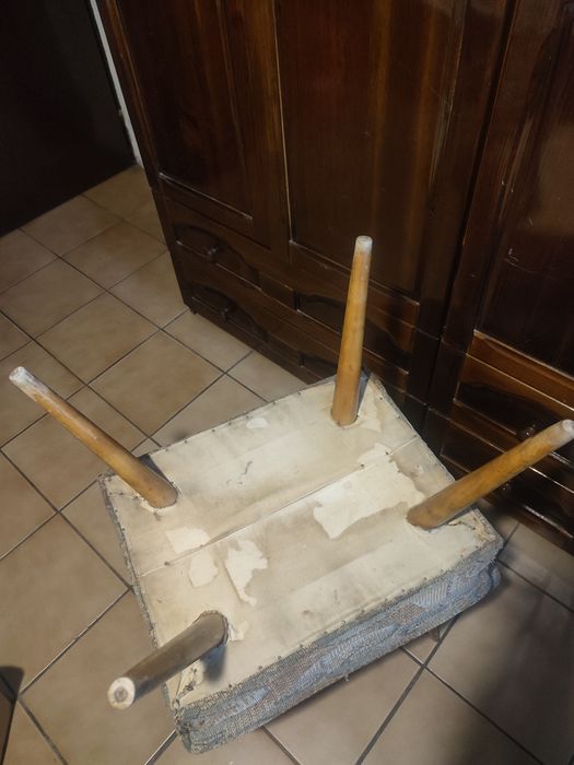 Табуретки от 60 те години с пружини 1 брой 15 лева