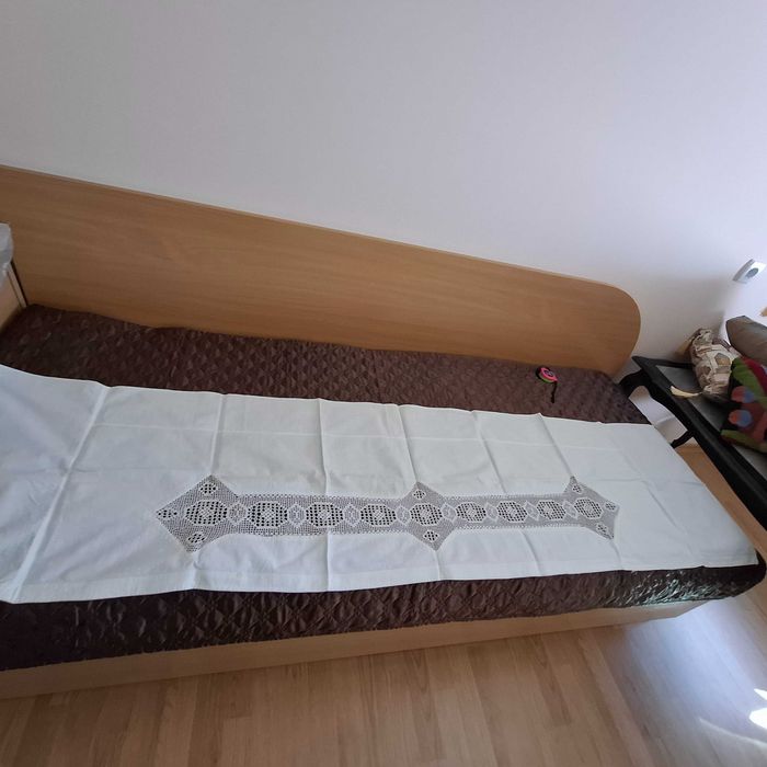 Подарявам дантела на една кука от едно време