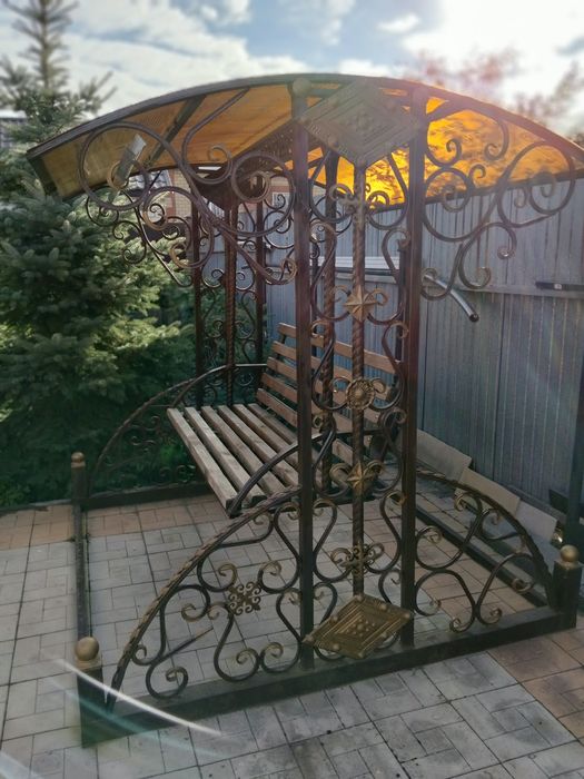 Качели садовые .