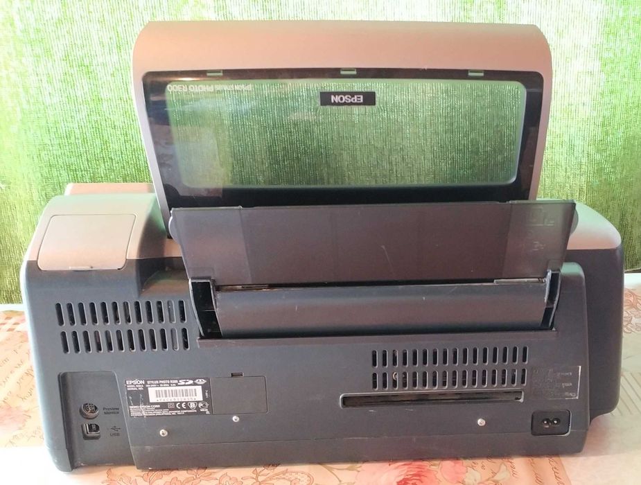 Фотопринтер - Epson Stylus Photo R300