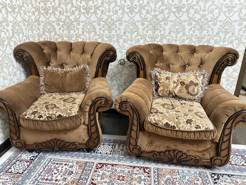 Придам диван и кресло