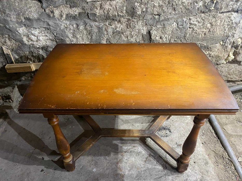 Разтегателна маса за хранене / хол – използвана