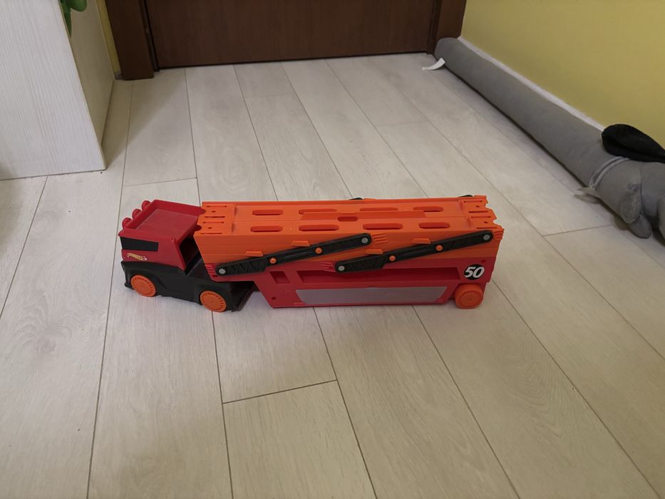 Автовоз Hot Wheels