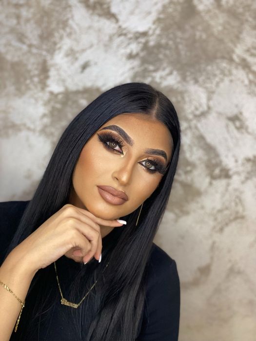 Machiaj profesional, rezistent și elegant – Alexandria 150 lei