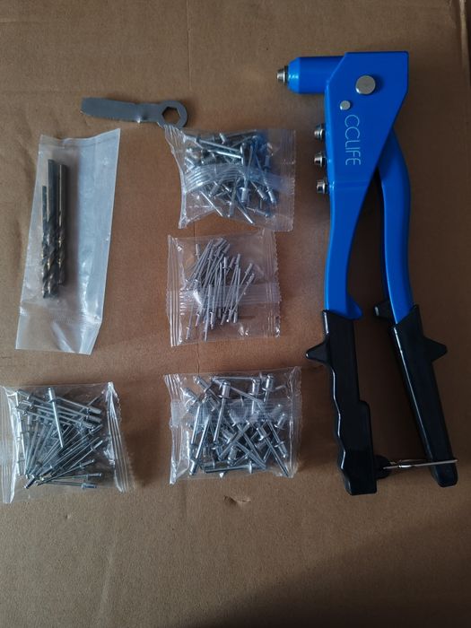 Vând cleste pt nituri