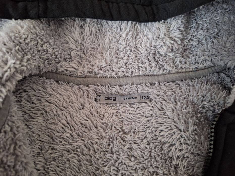 Hanorac gros, negru, cu interior pufos, 12 ani, nou fara eticheta