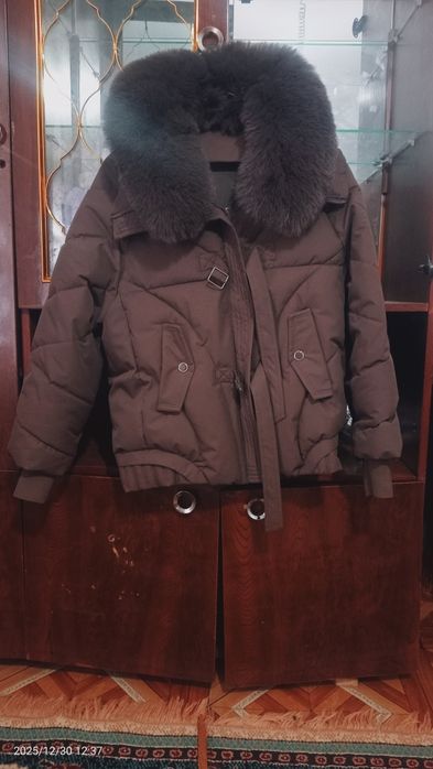 Kiyilmagan yangi kurtka