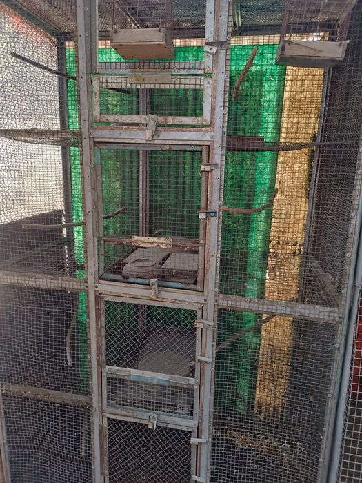 Продаются разные клетки деревянные железные и вольеры б/у