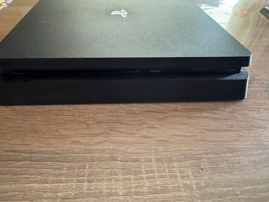 PS4 Slim 500GB – Топ състояние!