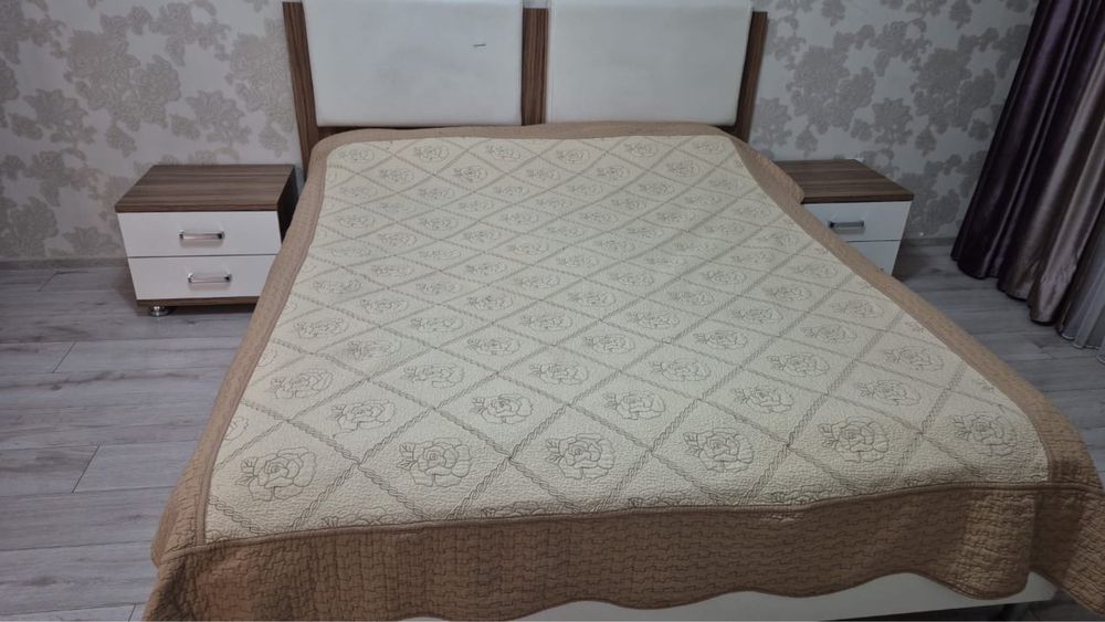 Продам спальный гарнитур