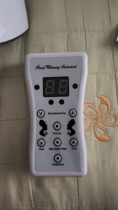 Masca Beauty anti-aging cu led infraroșu