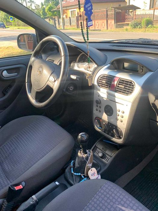 vand Opel Corsa 1.2, an faricatie 2004, pret negociabil