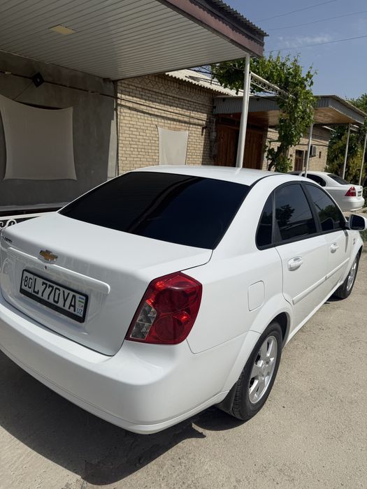 Gentra avtomat bez lyuk