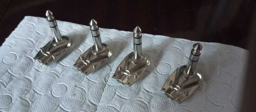 Стерео-джеки угловые (таблетки) 6.35мм