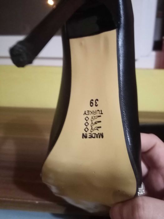 Обувки дамски официални