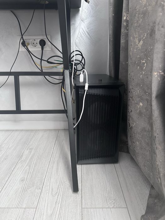 Vand calculator cu tot ce se vede