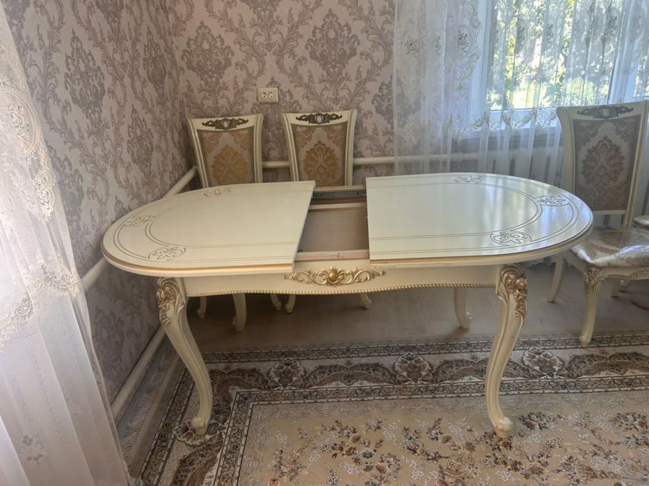 Стол и 6 стульев