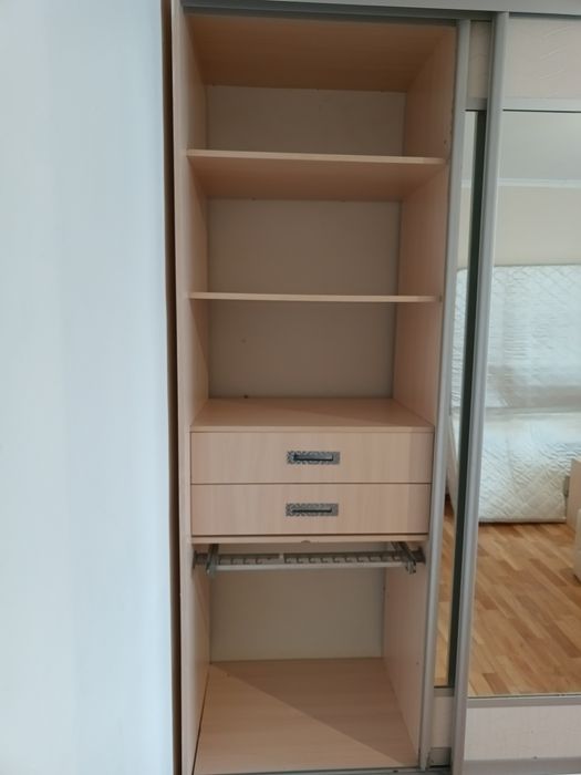 Продам плательно-бельеаой шкаф