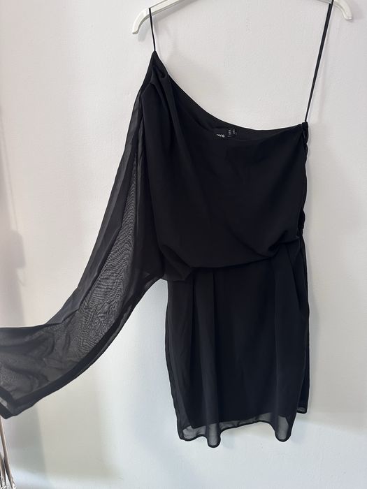 Рокля с едно рамо