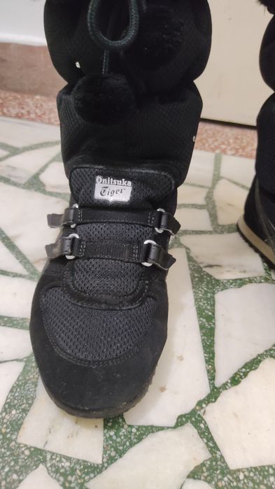 Обувки дамски ASICS зимни