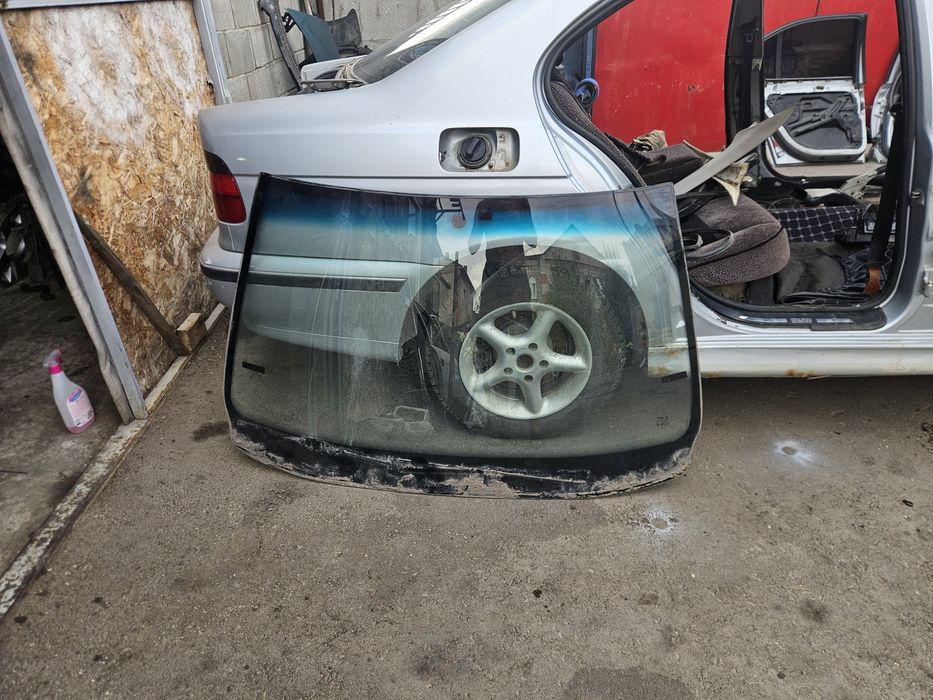 Продам запчасти на бмв