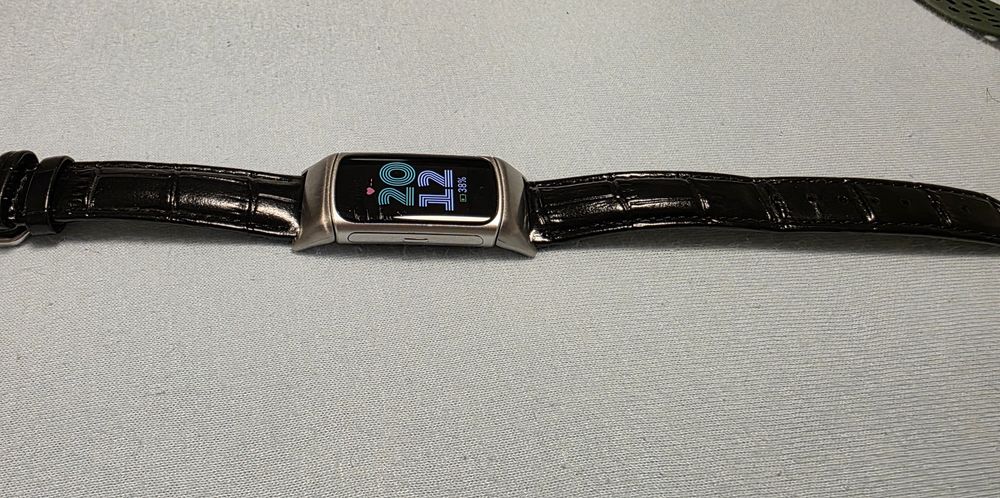 Fitbit Charge 6 silver