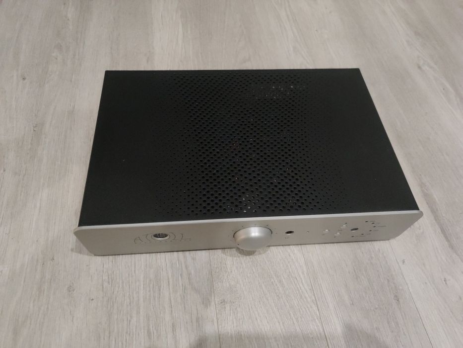 Amplificator Atoll IN100 High-End Dual-Mono 2x100W + Telecomandă / Franta