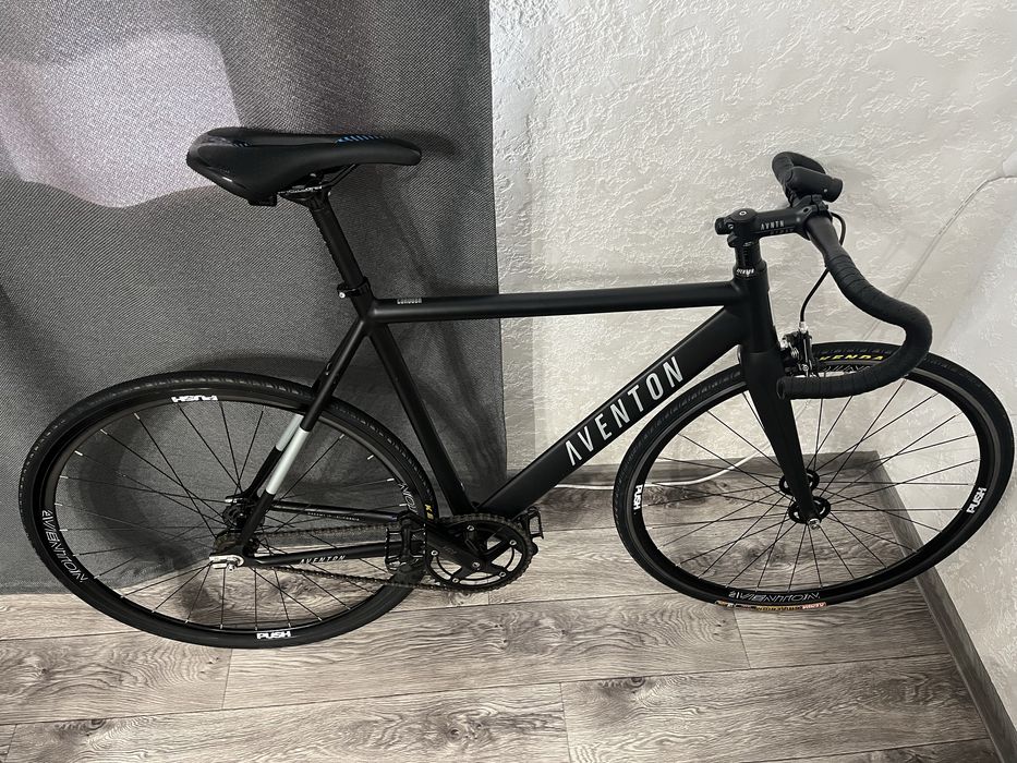 AVENTON Cordoba Fixed Gear