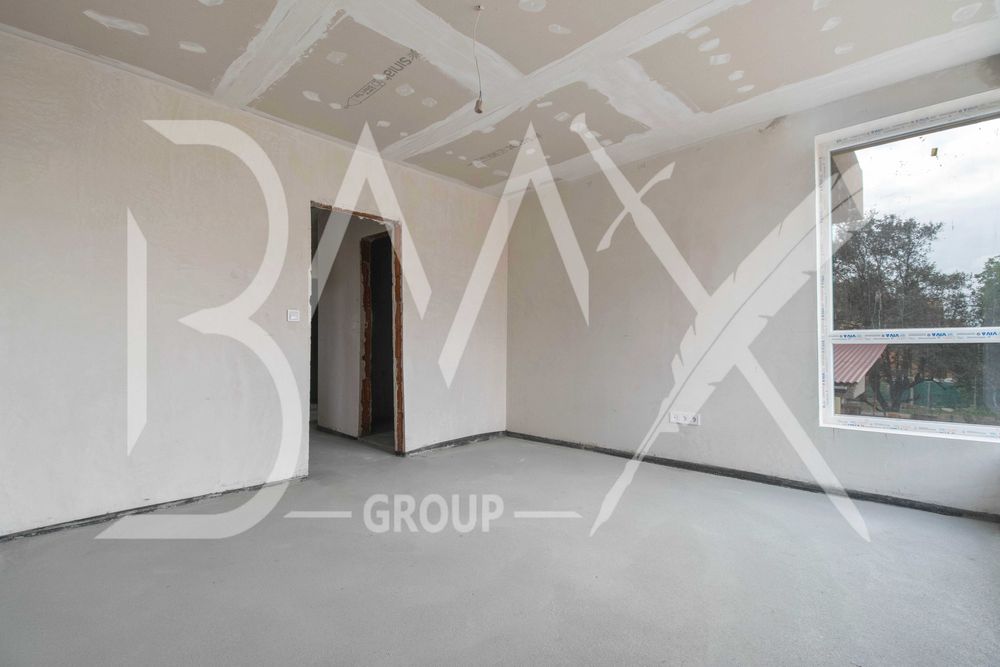 Тристаен Враждебна