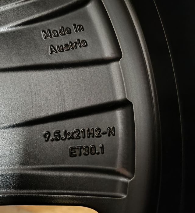 Оригинални джанти с гуми зимни 21 цола Mercedes EQS SUV дот 2022г