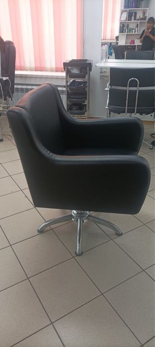 Кресло в хорошем состоянии ………………………………………………………………………..………………………………..