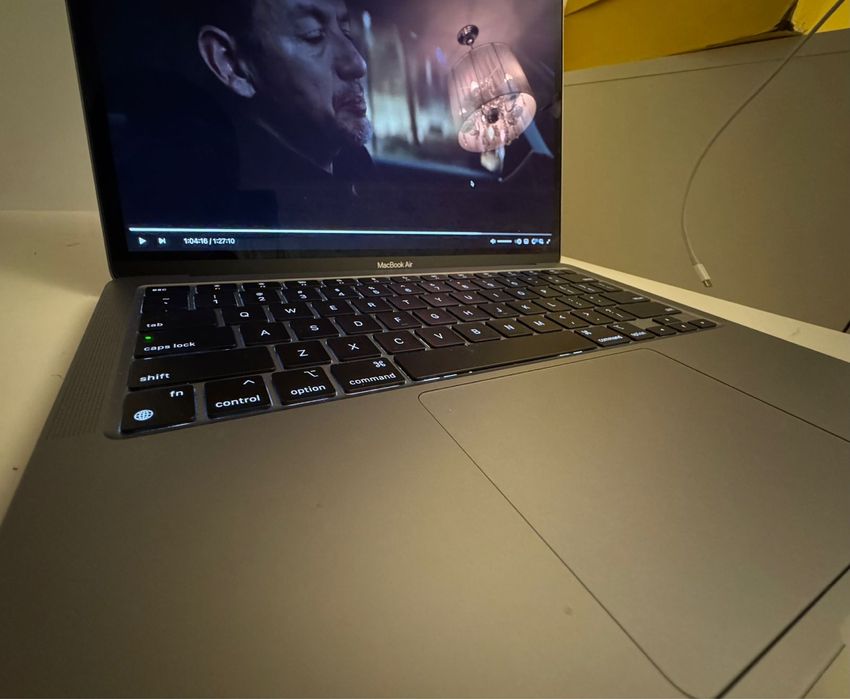 MacBook Air 13  8/256