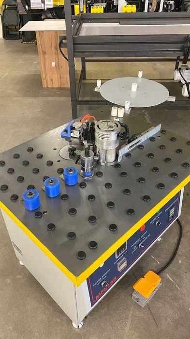 Криволинейный кромкооблицовочный станок