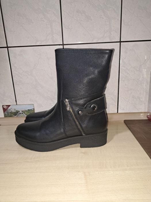 Cizme dama piele naturala  ,si mitatie piele de calitate,,masura 40 pi