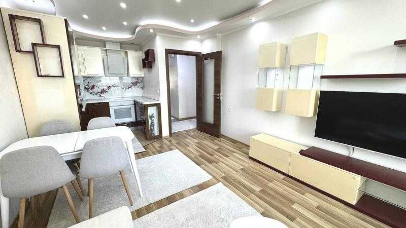 Дава се под наем Тристаен апартамент в Бургас, Славейков - 88 кв.м за 739.5 € - Снимка #2