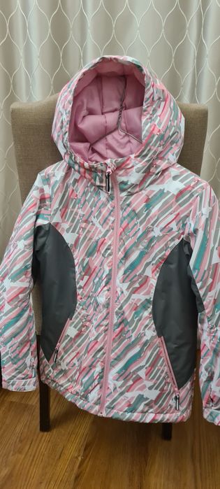 Куртка на осень 152см