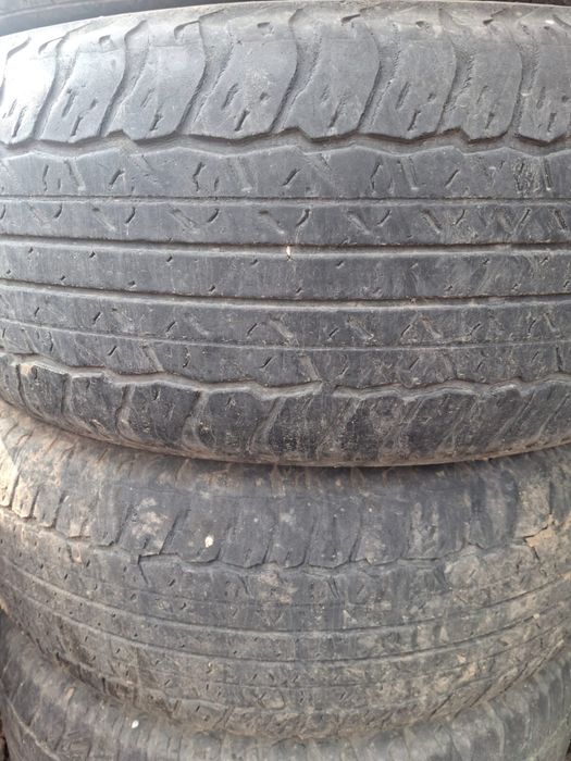 Продам комплект шин 265/65 R17