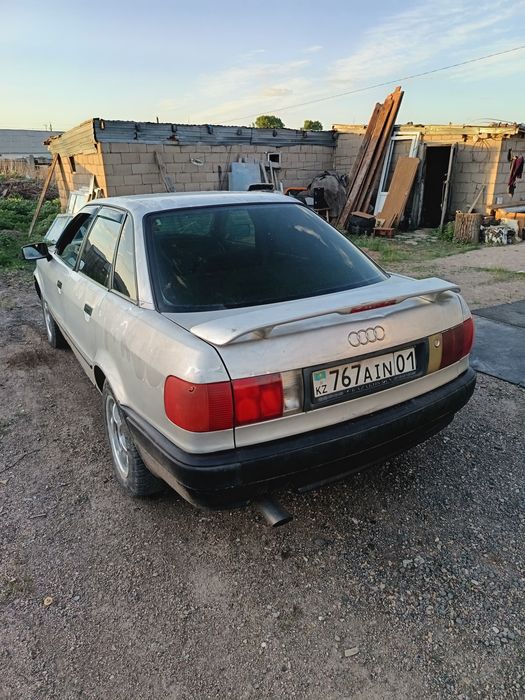 Продам ауди б4 на ходу
